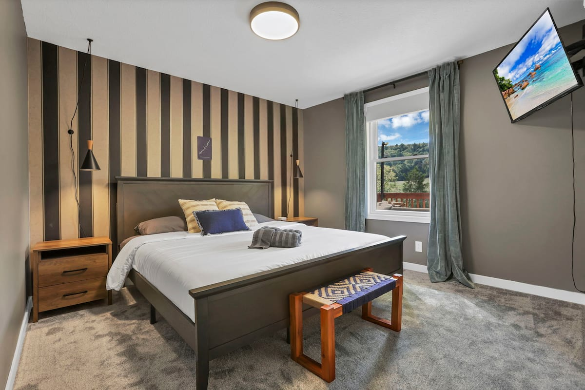 Bed room